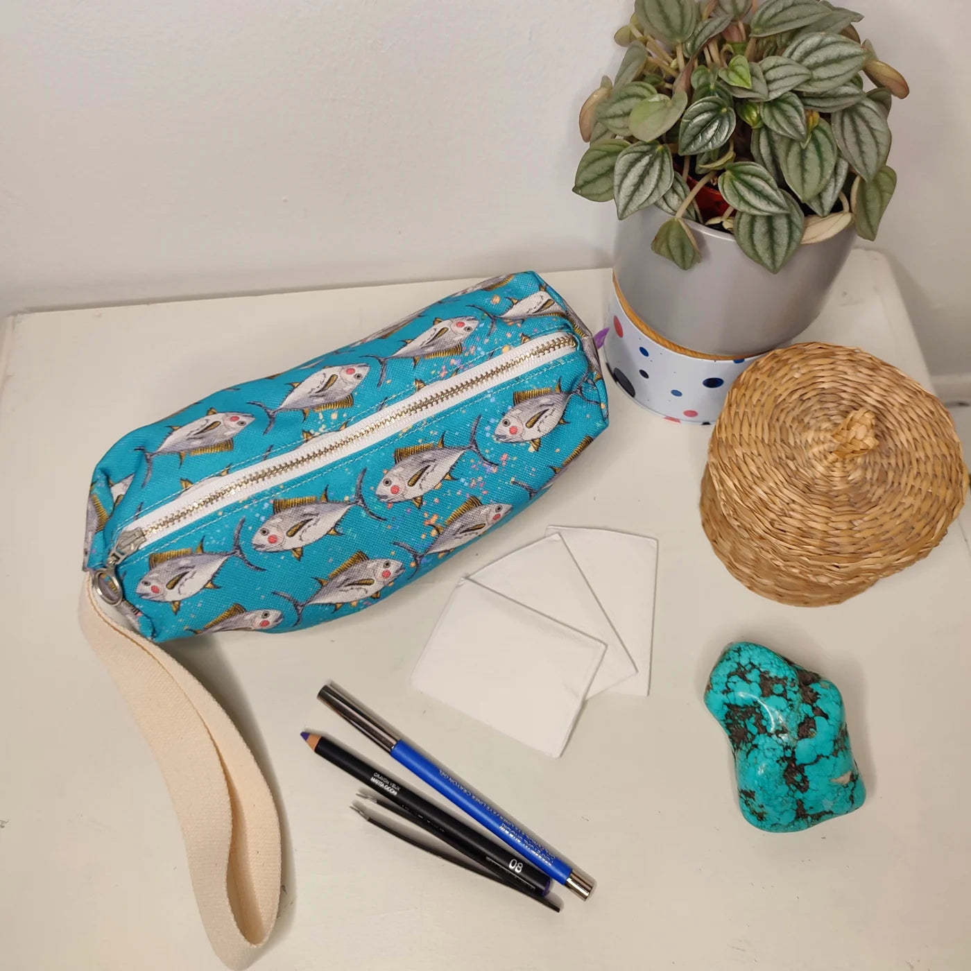 Pescaito Baila toiletry bag