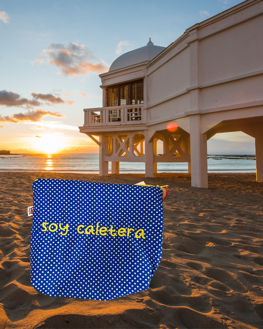 Soy Caletera Toiletry Bag - Strong blue white polka dots 