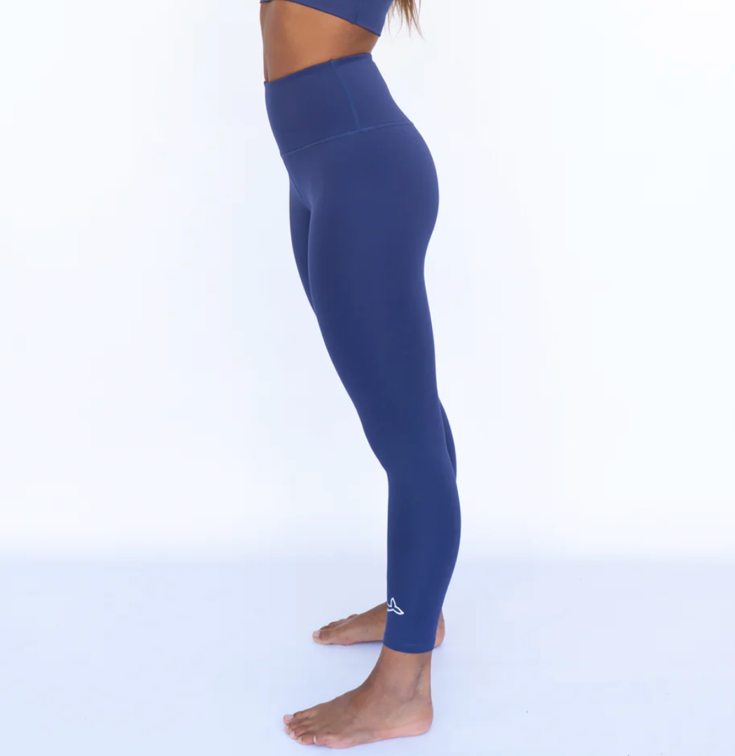 Sports leggings made from plastic bottles