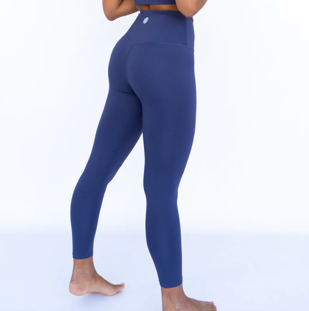 Sports leggings made from plastic bottles