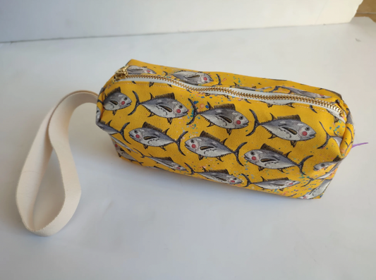 Pescaito Baila toiletry bag