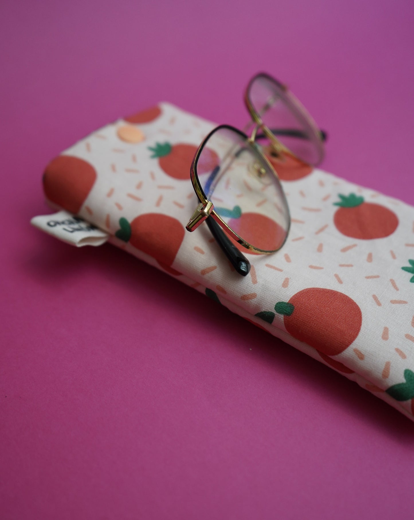 Funda de gafas con tomates