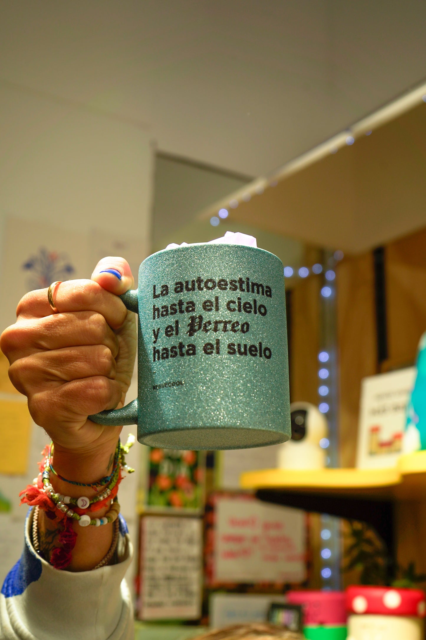 Taza La autoestima hasta el cielo y el perreo hasta el suelo