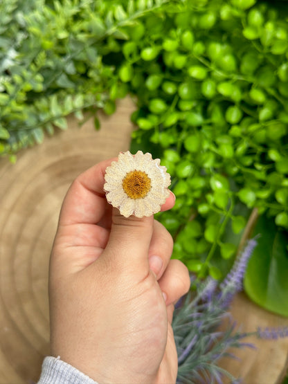 White Daisy Flower Ring