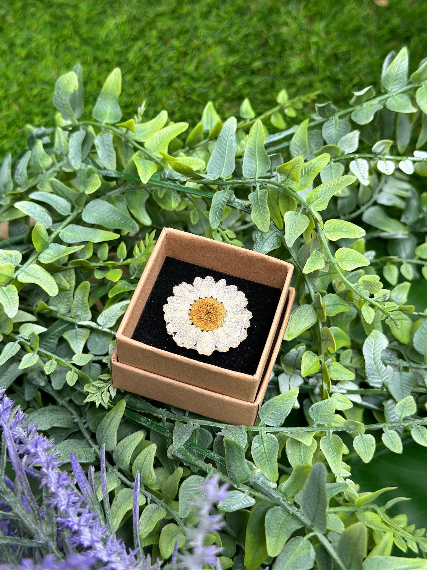 White Daisy Flower Ring