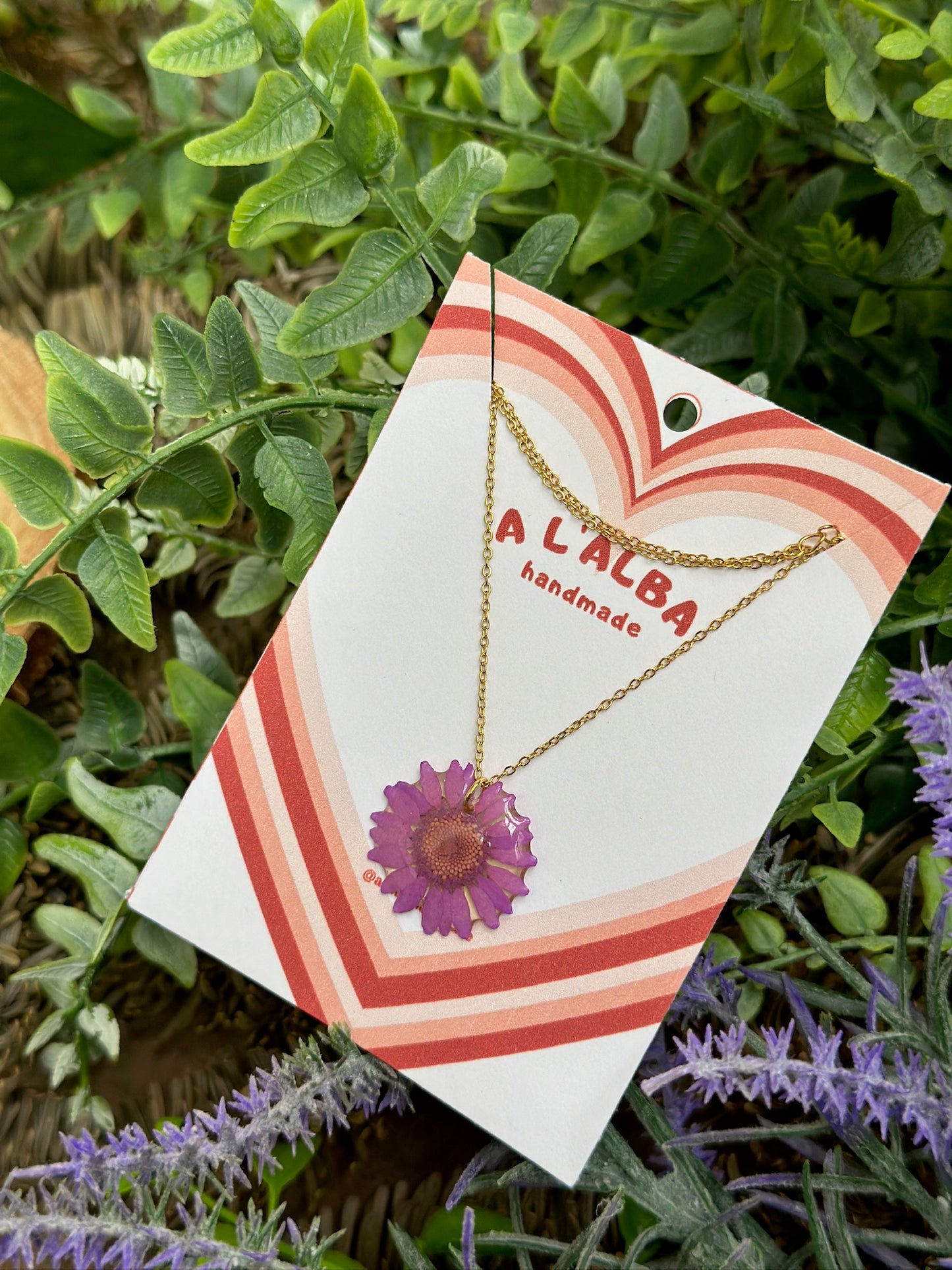 Purple/lilac daisy necklace