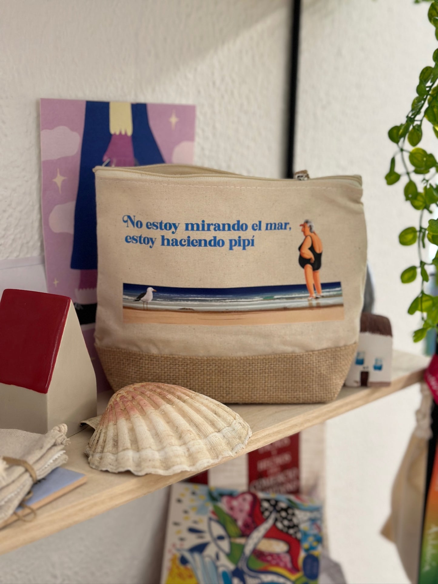 Grandma jute toiletry bag - I'm not looking at the sea, I'm peeing